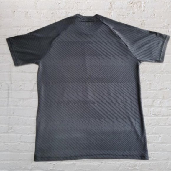 Gray Men's Under Armour Short Sleeve Athletic T-shirt - M - Picture 2 of 10